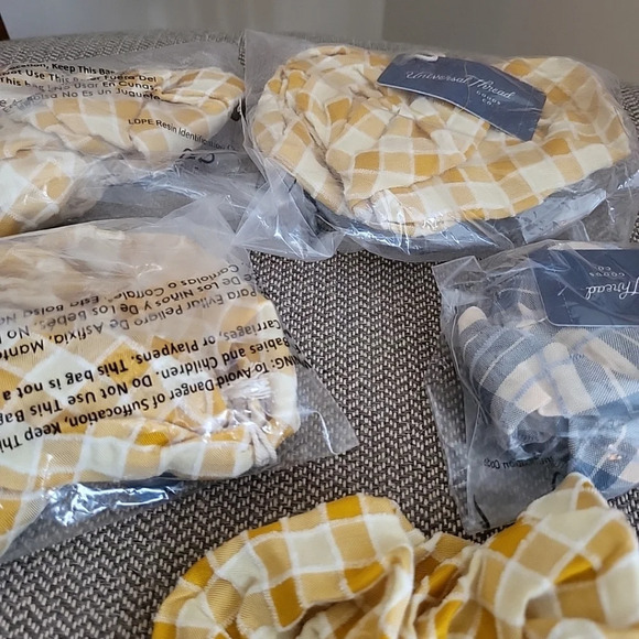 NWT 5 Piece Hair Scrunchies Twister Universal Thread Plaid Yellow Blue - Picture 5 of 6
